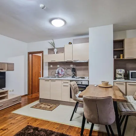 Flat For Rent, Steps From Gondola And Historic Old Town Perfect For Skiers! By Flat Mаnager Appartement Bansko